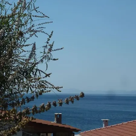 Prázdninový dům πέτρινο σπίτι στο βράχο στην άφησσο *