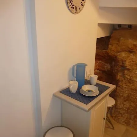 Prázdninový dům πέτρινο σπίτι στο βράχο στην άφησσο *